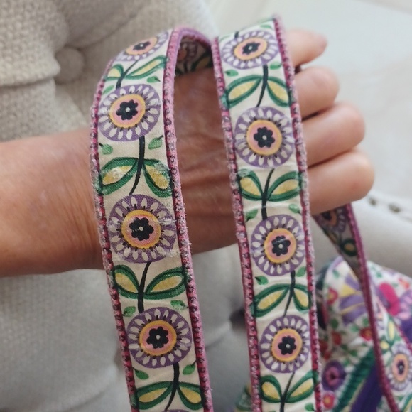Vera Bradley Large Shoulder Bag / Tote In Viva La Vera Floral Pattern - Picture 10 of 17